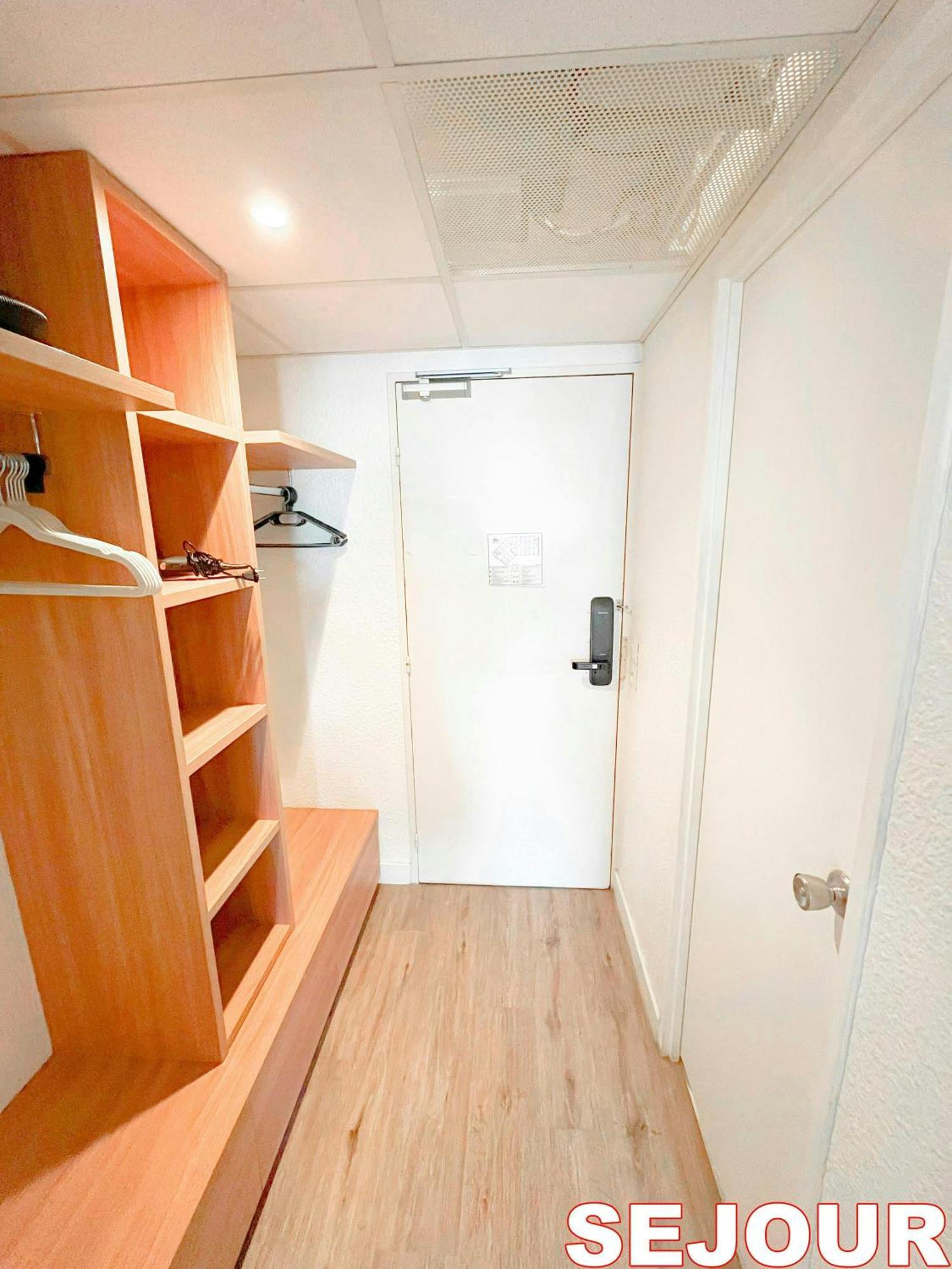 Paris Retreat 5 Minutes From Hoche Metroparking Apartment *